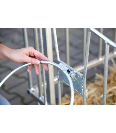 Budka dla cieląt z wygrodzeniem lekkim