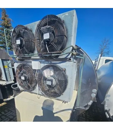 Tył: Zespół chłodniczy i tył zbiornika JAPY Kryos z 2000 roku