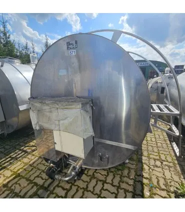 Frontowy widok zbiornika JAPY Kryos 5000L – rok 1996, stal nierdzewna