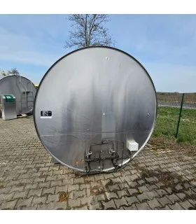 Tył zbiornika GEA TCool 10 000L z widocznym przyłączem