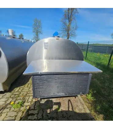 Tył zbiornika PACKO EM/DX 4150L – miejsce przyłącza i agregatu chłodniczego