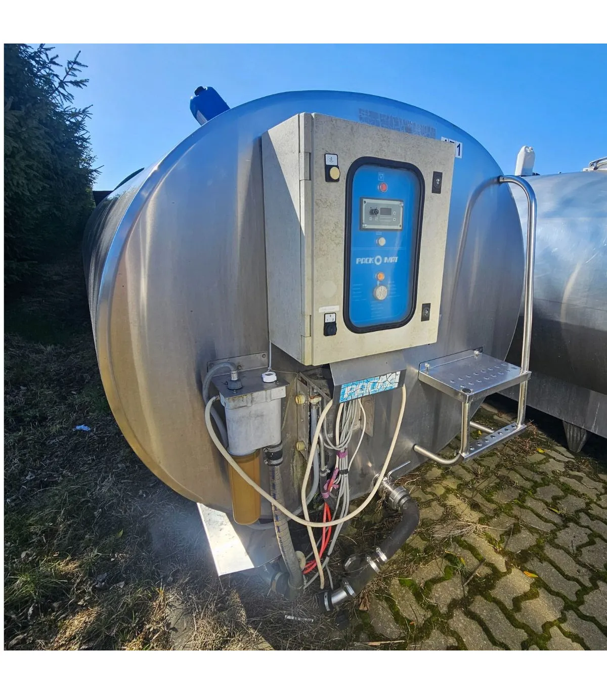 Frontowy widok zbiornika PACKO EM/DX 4150L – rocznik 1993, myjnia PACKOMAT