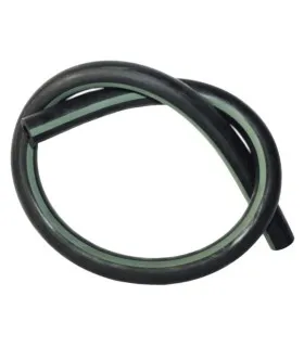 Gumowy wąż mleczny GEA o wymiarach 14x5,75 mm, z zielonym paskiem wzdłuż długości.