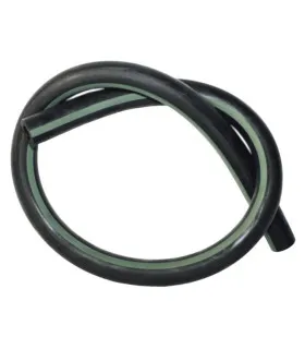 Gumowy wąż mleczny GEA o wymiarach 14x5,75 mm, z zielonym paskiem wzdłuż długości.