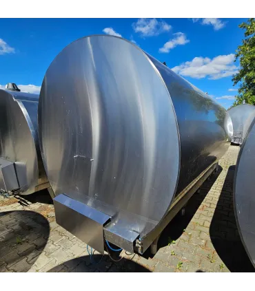 Widok tyłu i boku zbiornika MUELLER P-9000