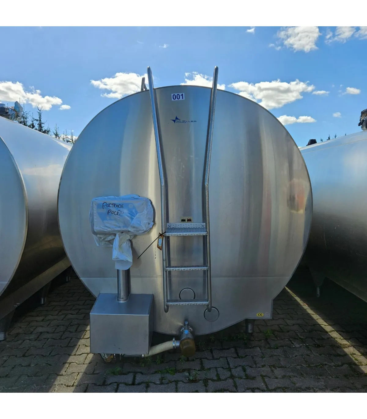 Front schładzalnika MUELLER P-9000 o pojemności 9100 L