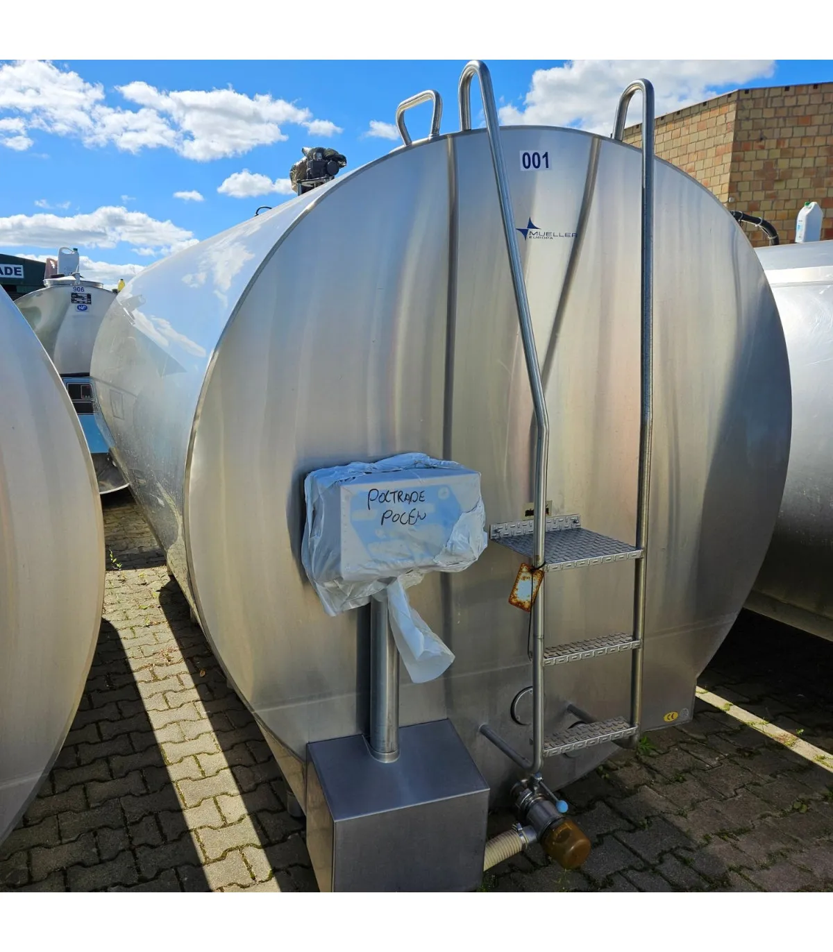 Boczny widok Zbiornika MUELLER P-9000