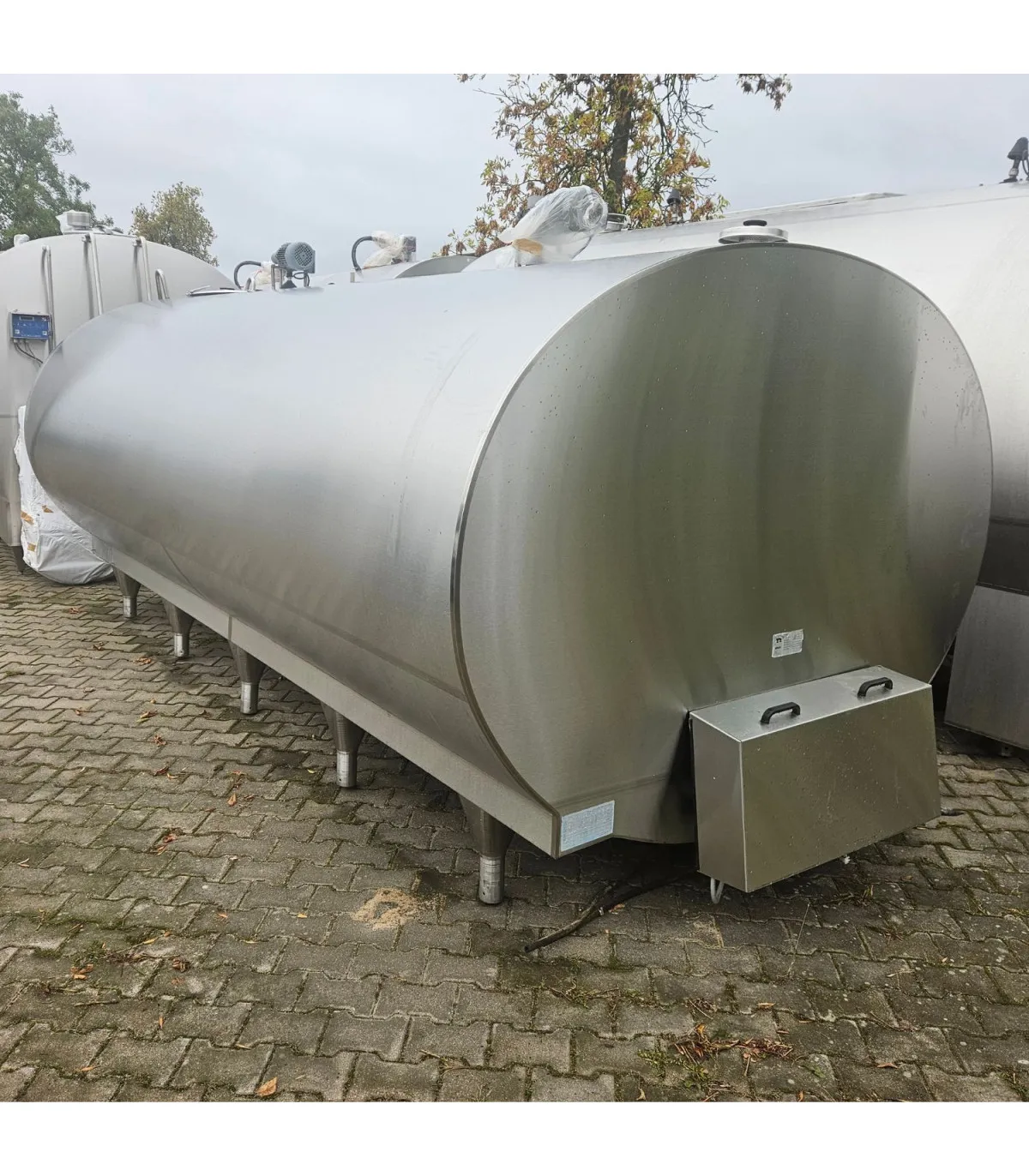Zbiornik na mleko, schładzalnik Mueller O-3000 o pojemności 11500 L