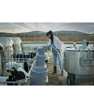 Taksówka mleczna w użyciu na gospodarstwie