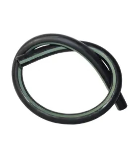 Gumowy wąż mleczny GEA o wymiarach 14x5,75 mm, z zielonym paskiem wzdłuż długości.