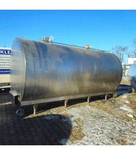 Widok z boku na zbiornik Mueller 15000L, pokazujący długość 4980mm i bezszwową obudowę