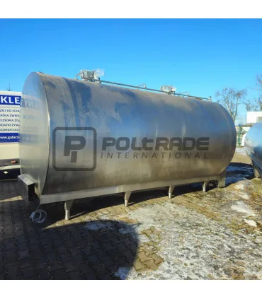 Widok z boku na zbiornik Mueller 15000L, pokazujący długość 4980mm i bezszwową obudowę