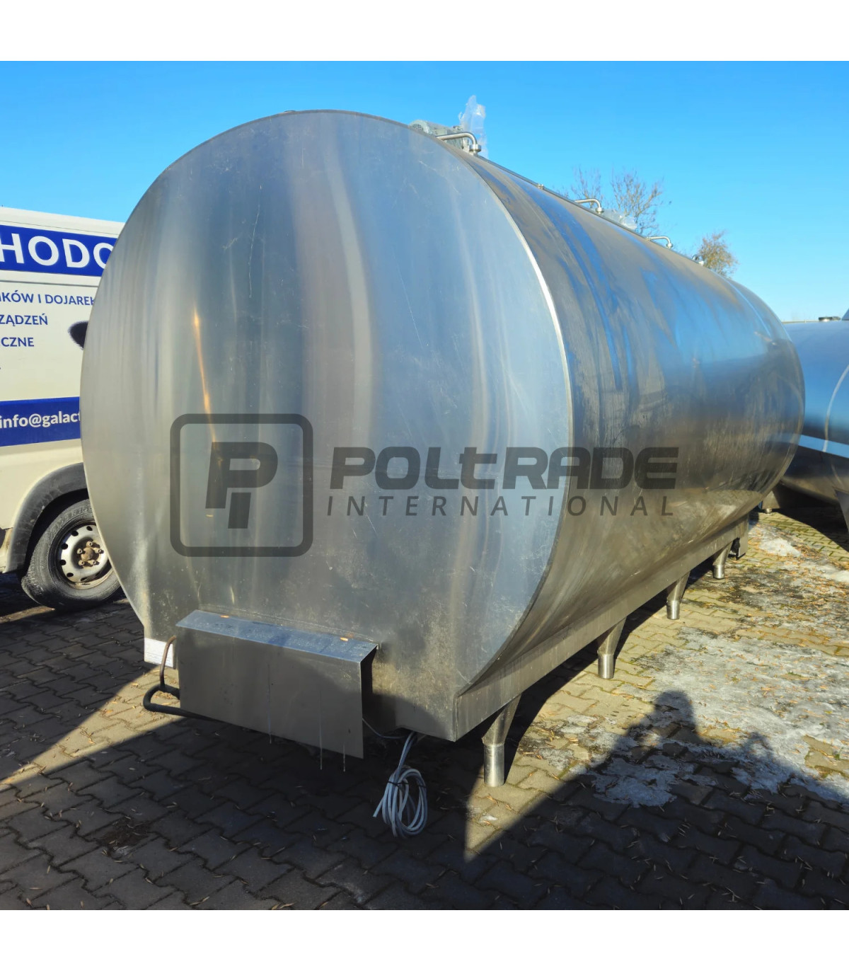 Tył schładzalnika bez układu chłodniczego w zregenerowanym schładzalniku do mleka Mueller 15000L