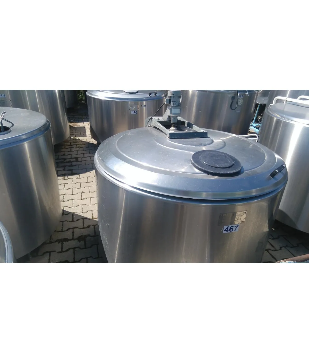 Zbiornik na mleko od lewej