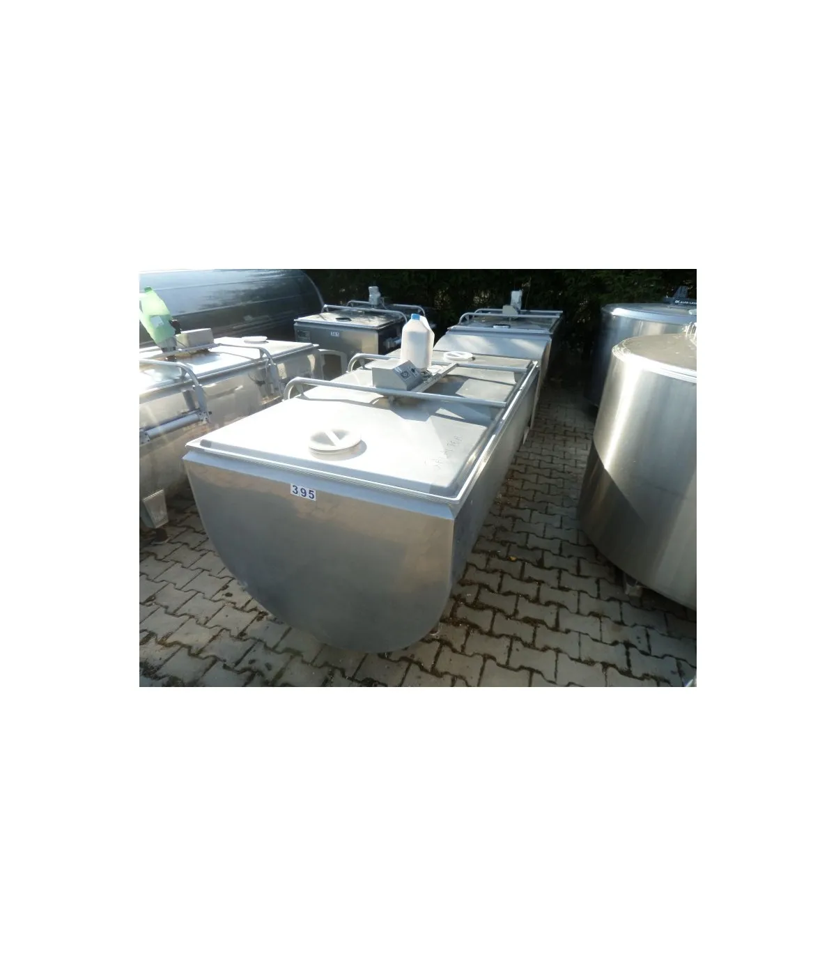 Zbiornik Alfa Laval wanna na mleko na placu