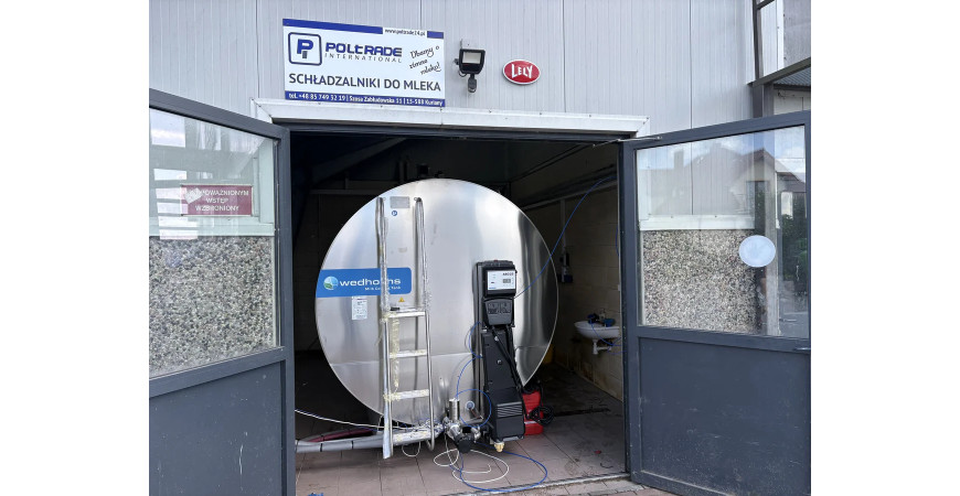 Montaż schładzalnika Wedholms 12000L - integracja z robotami udojowymi
